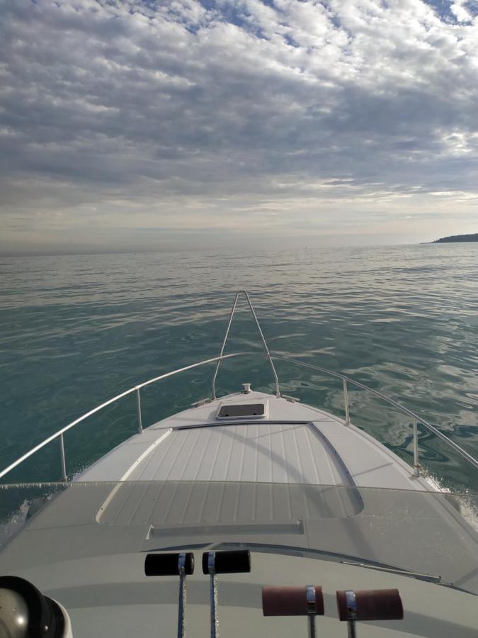 Ferretti 36 ' Bateau A Quai Vieux-Port Cannes Festival La Croisette ภายนอก รูปภาพ
