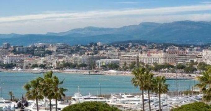 Ferretti 36 ' Bateau A Quai Vieux-Port Cannes Festival La Croisette ภายนอก รูปภาพ