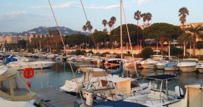 Ferretti 36 ' Bateau A Quai Vieux-Port Cannes Festival La Croisette ภายนอก รูปภาพ